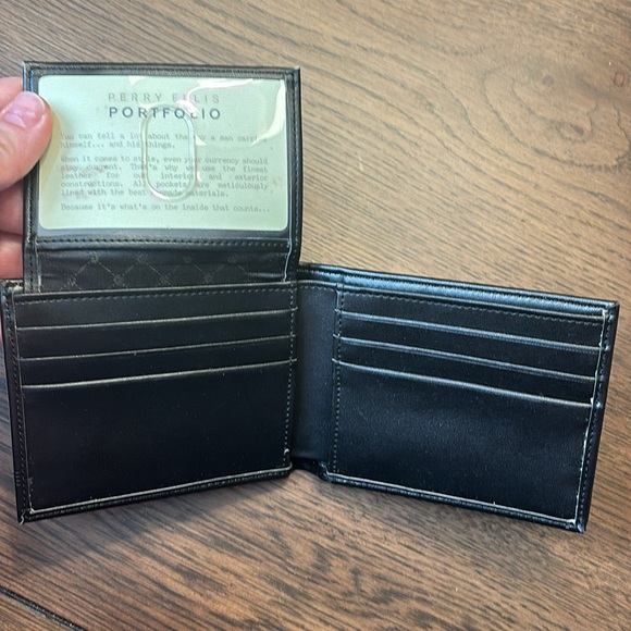 Perry Ellis wallet NWT - Picture 5 of 9